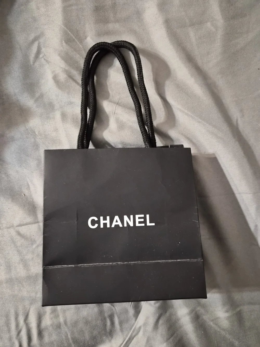 Chanel Black Quilted Card Holder with Gold CC Logo - Picture 6 of 7